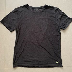 Mens VUORI T-shirt. Medium